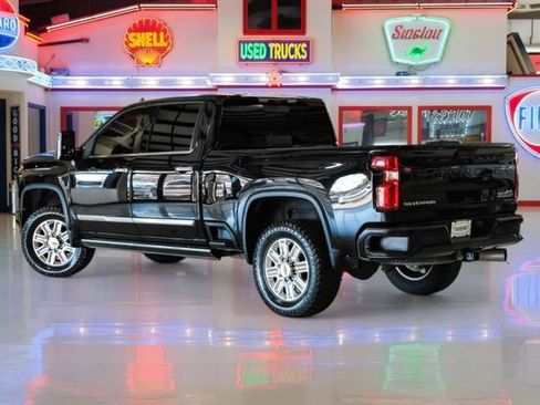 Used 2024 Chevrolet Silverado 2500 High Country w/ High Country Premium Package image 4