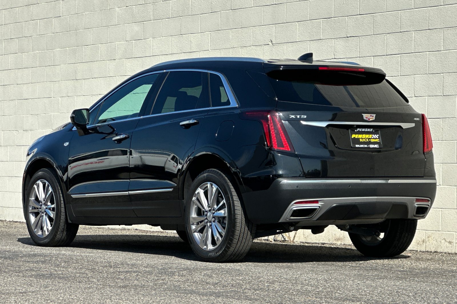 Certified 2023 Cadillac XT5 Premium Luxury FWD image 6