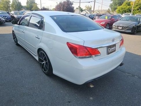Used 2011 Toyota Avalon Limited FWD image 5