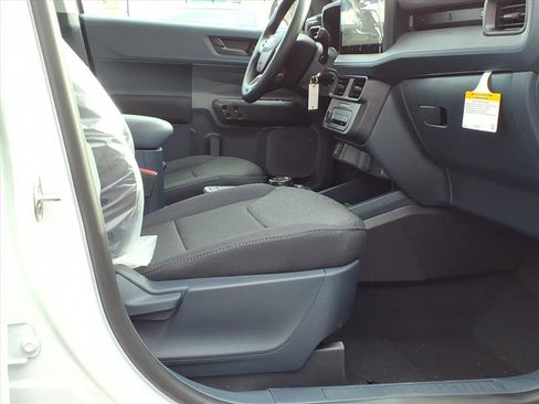 New 2025 Ford Maverick XL w/ Equipment Group 101A image 9