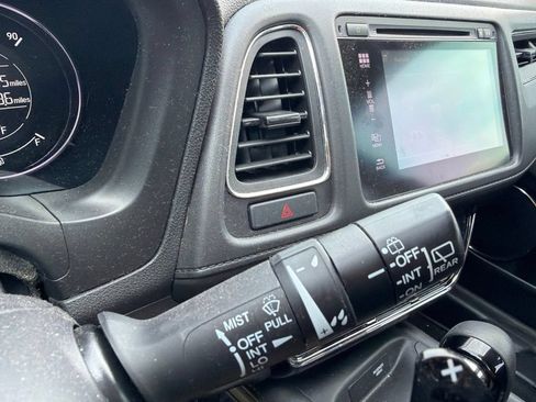 Used 2018 Honda HR-V EX image 25