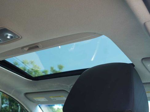 Certified 2022 Kia Niro EX Premium FWD image 28