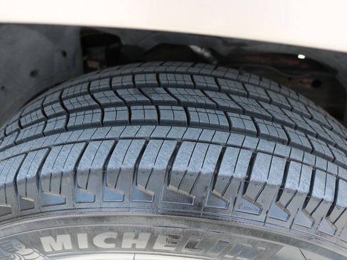 Used 2001 GMC Yukon XL Denali AWD/4WD image 60