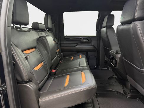 Used 2025 GMC Sierra 2500 AT4 AWD/4WD image 11