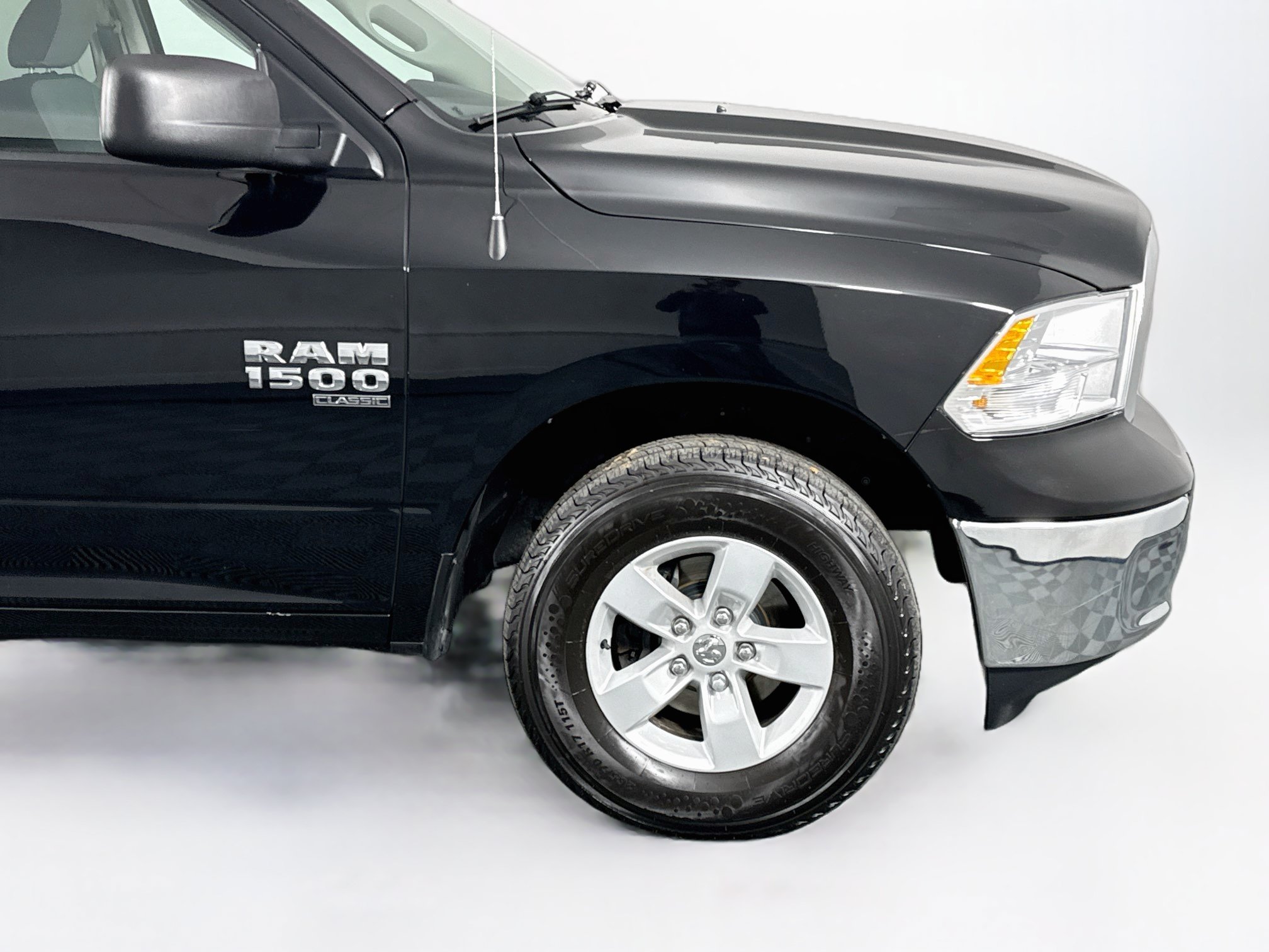 Used 2023 RAM 1500 Classic SLT AWD/4WD image 39