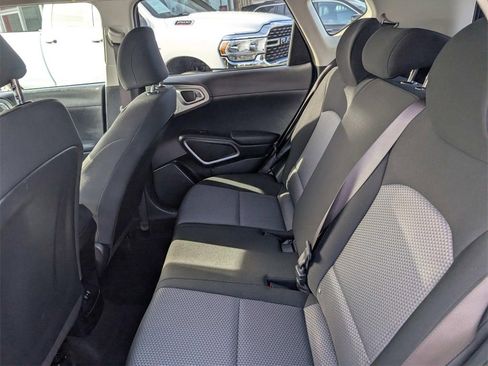 Used 2024 Kia Soul S image 9