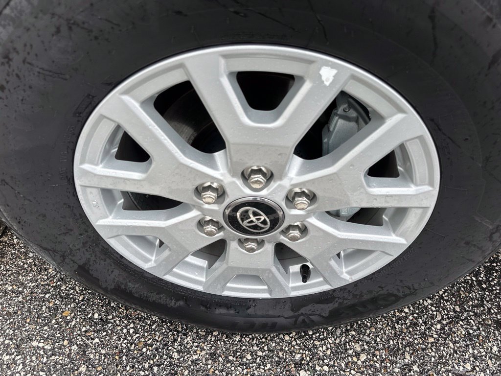 Used 2025 Toyota Tacoma SR5 AWD/4WD image 51