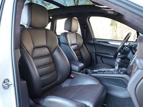 Used 2015 Porsche Macan Turbo AWD/4WD image 25