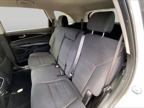 Used 2020 Kia Sorento LX FWD image 19