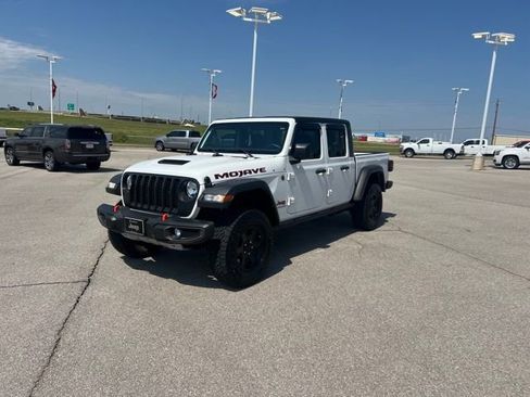 Used 2023 Jeep Gladiator Mojave w/ Trailer Tow Package AWD/4WD image 1