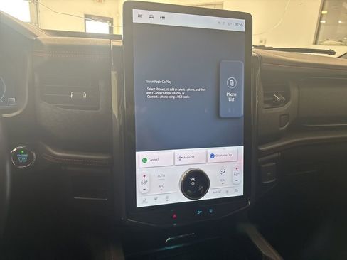 Used 2022 Ford Expedition Max Limited image 11