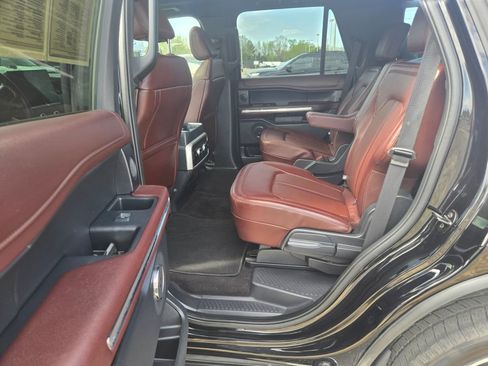 Used 2023 Ford Expedition Limited image 8