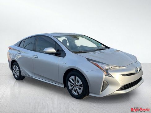 Certified 2016 Toyota Prius Three w/ Advanced Technology Package FWD image 8