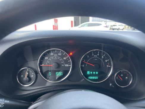 Used 2014 Jeep Wrangler Unlimited Sahara w/ Connectivity Group AWD/4WD image 21