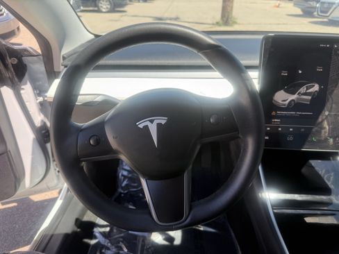 Used 2020 Tesla Model 3 Standard Range Plus RWD image 16
