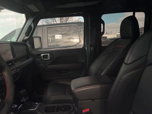 Used 2024 Jeep Wrangler Unlimited Rubicon image 25