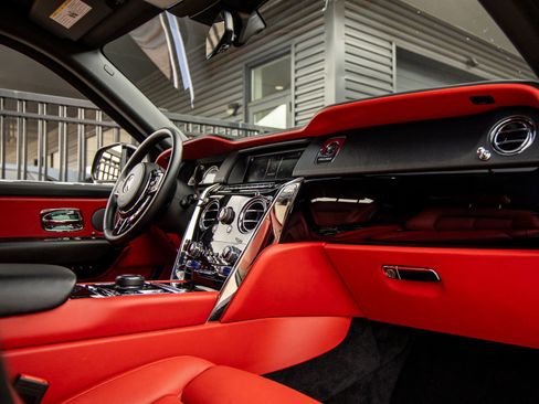 Used 2021 Rolls-Royce Cullinan image 50