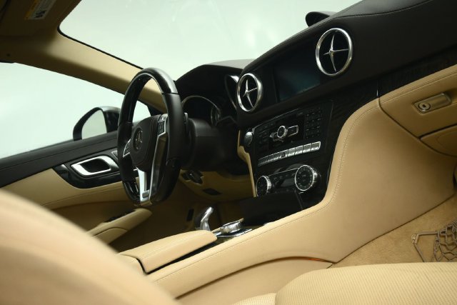 Used 2016 Mercedes-Benz SL 400 w/ Premium I Package image 35