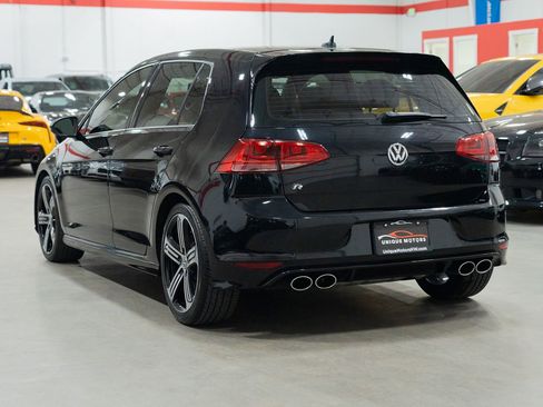 Used 2016 Volkswagen Golf 4-Door image 4