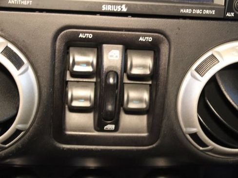 Used 2016 Jeep Wrangler Unlimited Sahara w/ Dual Top Group AWD/4WD image 23