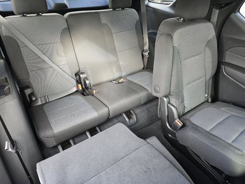 Used 2023 Chevrolet Traverse LT image 29