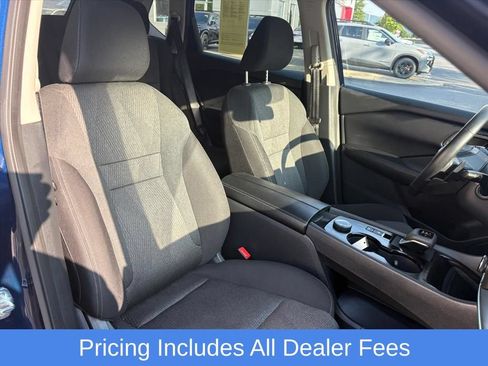 Used 2025 Nissan Rogue SV AWD/4WD image 19