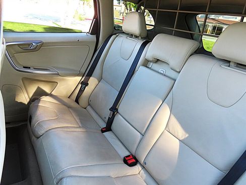 Used 2013 Volvo XC60 T6 image 27