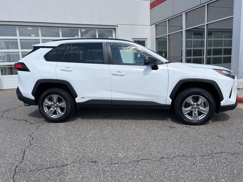 Used 2025 Toyota RAV4 LE AWD/4WD image 14