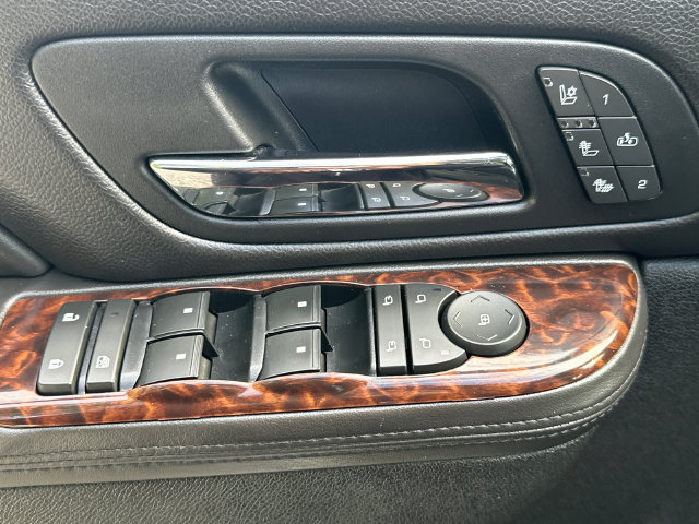 Used 2013 GMC Yukon Denali AWD/4WD image 25