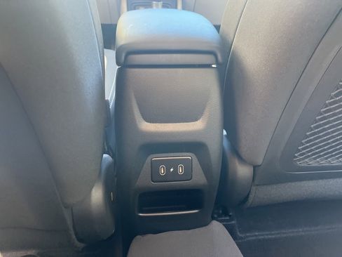 Used 2025 Hyundai Venue SEL image 12