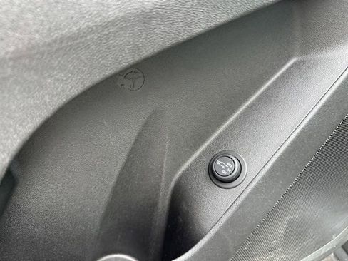 Used 2019 Chevrolet Equinox LT image 31