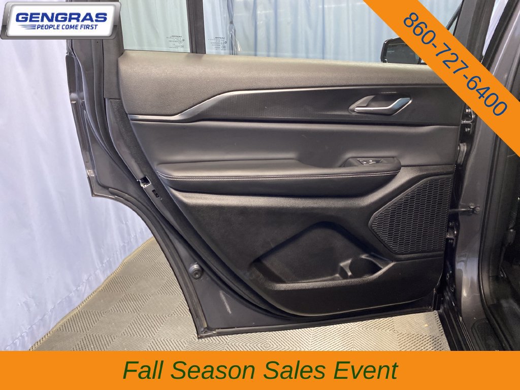 Used 2023 Jeep Grand Cherokee L Altitude AWD/4WD image 26