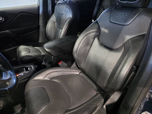 Used 2020 Jeep Cherokee Limited AWD/4WD image 12