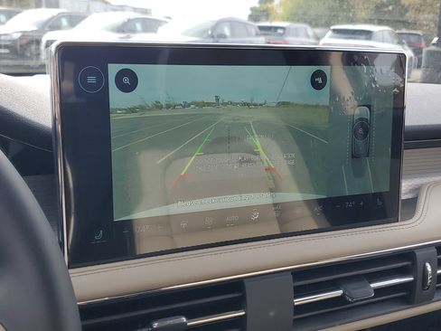 New 2026 Lincoln Corsair Premiere image 22