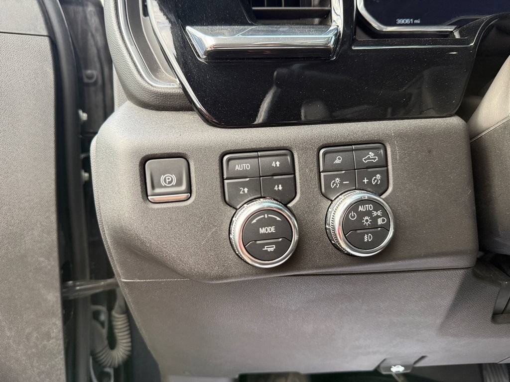 Used 2024 GMC Sierra 1500 Elevation w/ Elevation Premium Package AWD/4WD image 11