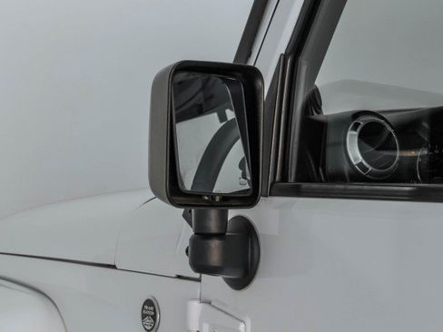 Used 2014 Jeep Wrangler Unlimited Sahara w/ Dual Top Group AWD/4WD image 39