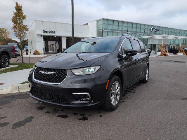 Used 2021 Chrysler Pacifica Touring-L AWD/4WD image 1