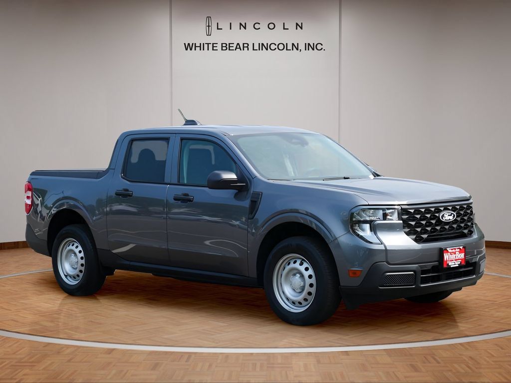 Used 2025 Ford Maverick XL FWD image 3