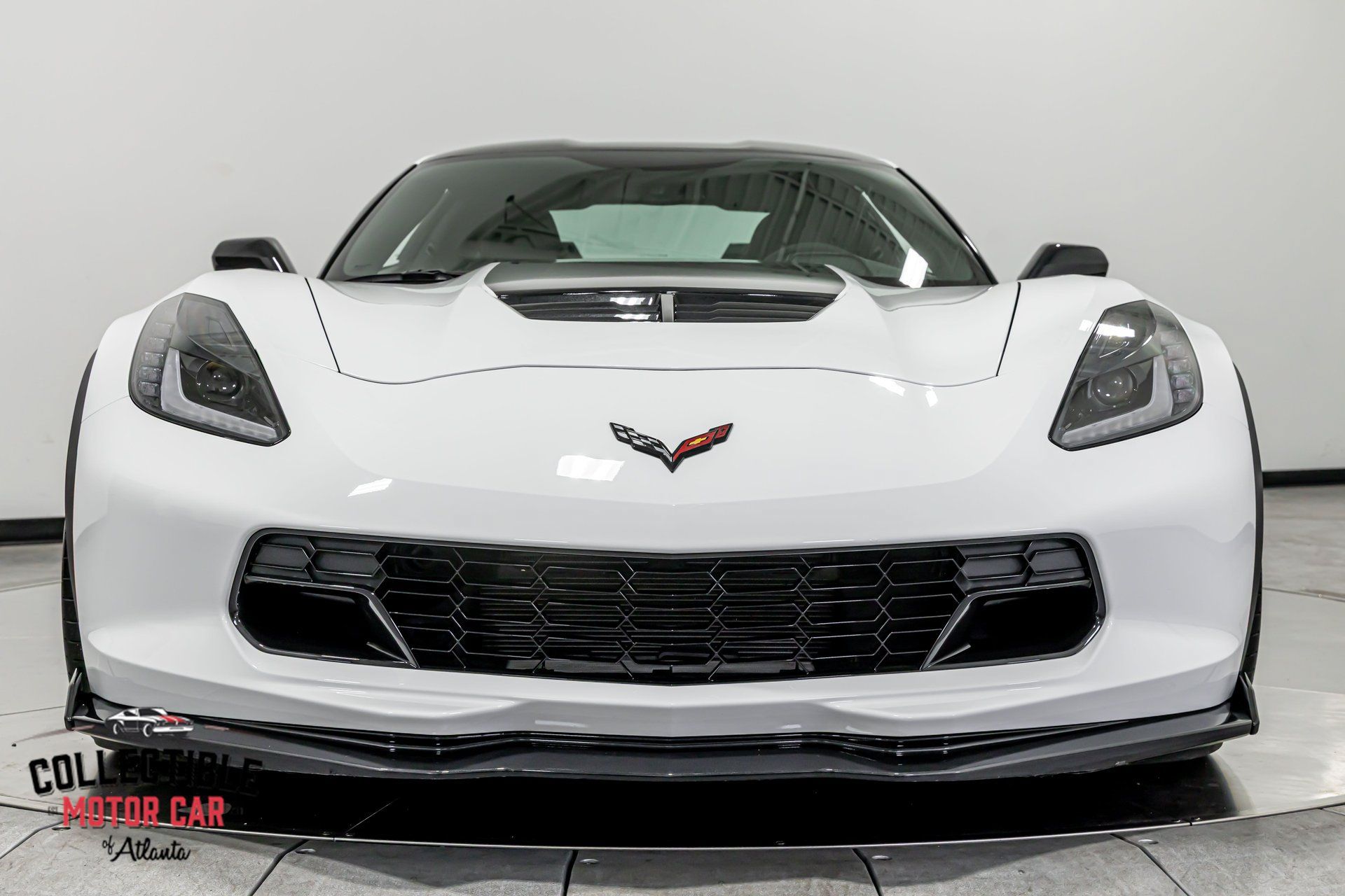 Used 2015 Chevrolet Corvette Z06 w/ 3LZ Preferred Equipment Group RWD image 46