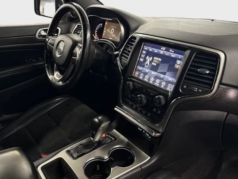 Used 2018 Jeep Grand Cherokee Altitude image 27