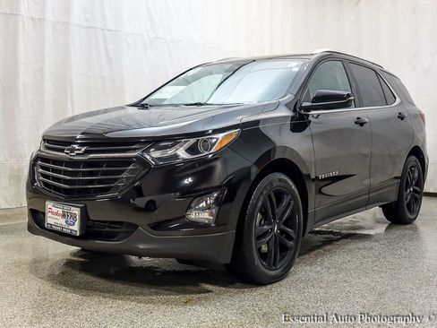 Used 2020 Chevrolet Equinox LT w/ Midnight Edition image 2