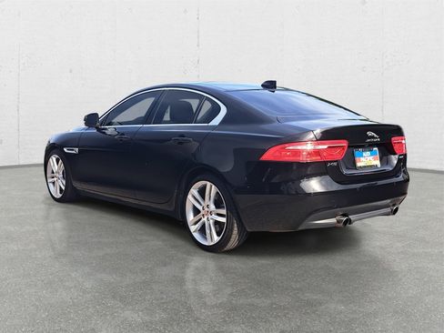 Used 2018 Jaguar XE Prestige image 7