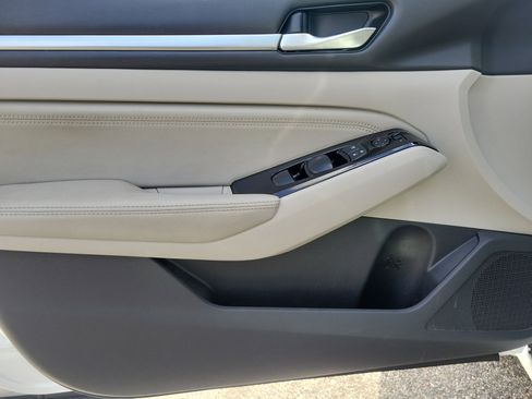 Used 2021 Nissan Altima 2.5 SV FWD image 15
