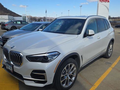 Used 2023 BMW X5 xDrive40i w/ Premium Package image 5