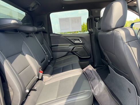 Used 2025 Chevrolet Silverado EV LT w/ LT Premium Package AWD/4WD image 33