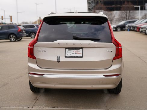 New 2025 Volvo XC90 T8 Plus w/ Protection Package Premier image 8