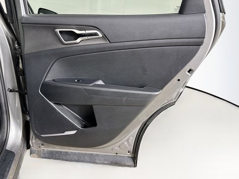 Used 2025 Kia Sportage LX image 29