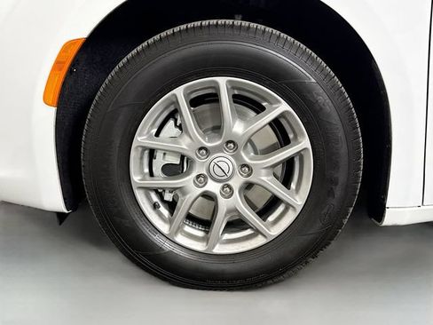 New 2026 Chrysler Voyager LX FWD image 30