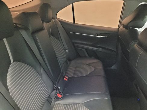 Used 2020 Toyota Camry SE image 19