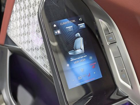 Used 2023 BMW i7 xDrive60 w/ Executive Package 2 image 44